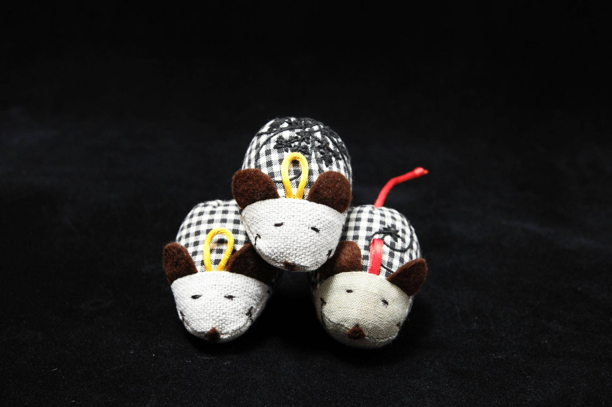 Dlaczego grzechotka Miś Julek Whisbear zachwyca maluchy jako zabawka dla niemowlaka?