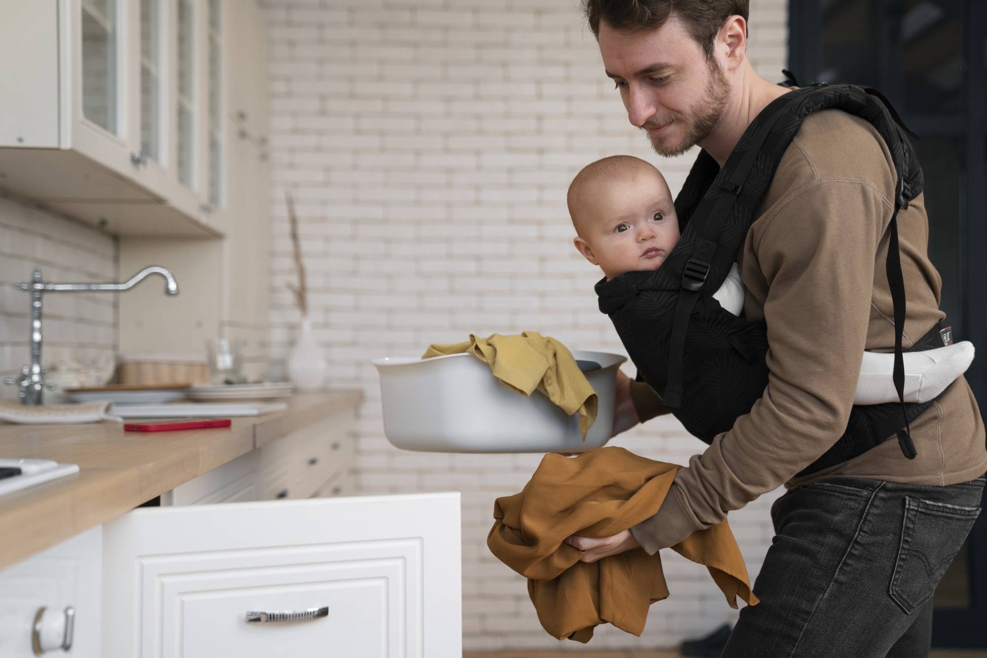 Dlaczego nosidełko ergonomiczne Nino szare Kinderkraft zyskuje na popularności?