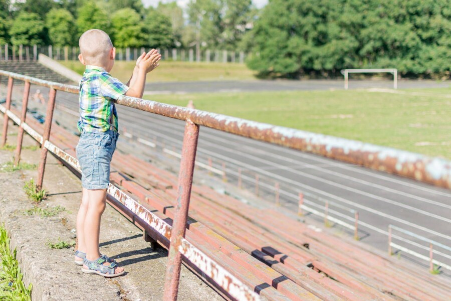 Jak wybrać drewnianą zjeżdżalnię tor samochodowy dla dzieci?
