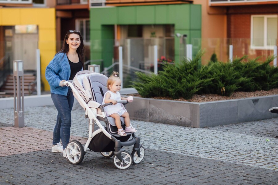 Jaki wózek spacerowy wybrać na codzienne spacery?
