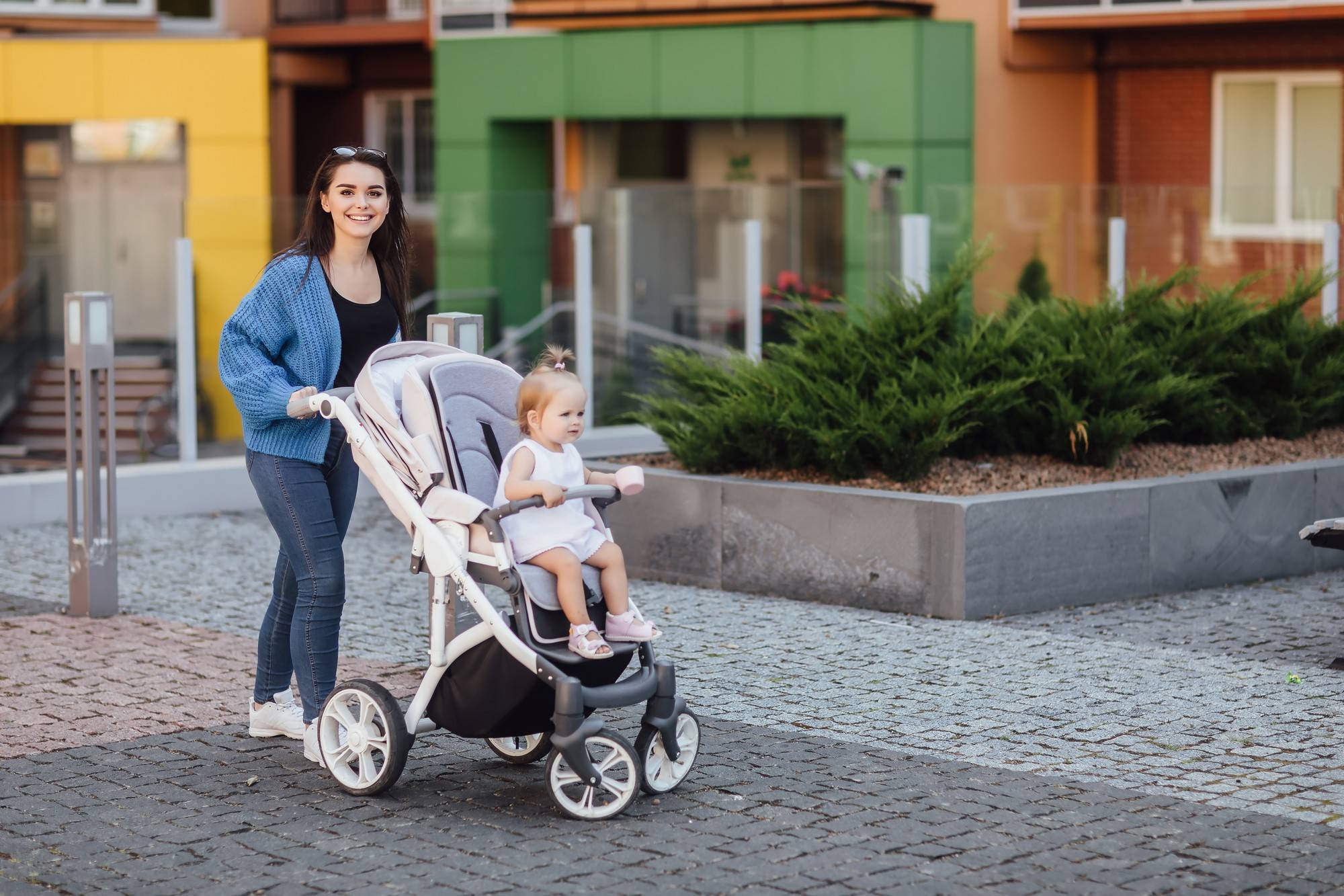 Jaki wózek spacerowy wybrać na codzienne spacery?
